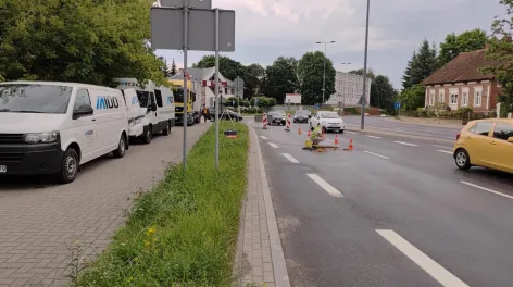 Jeden dzień pracy – nowe przyłącze kanalizacji deszczowej w Olsztynie bez rozkopów i bez szkody dla systemu korzeniowego drzew